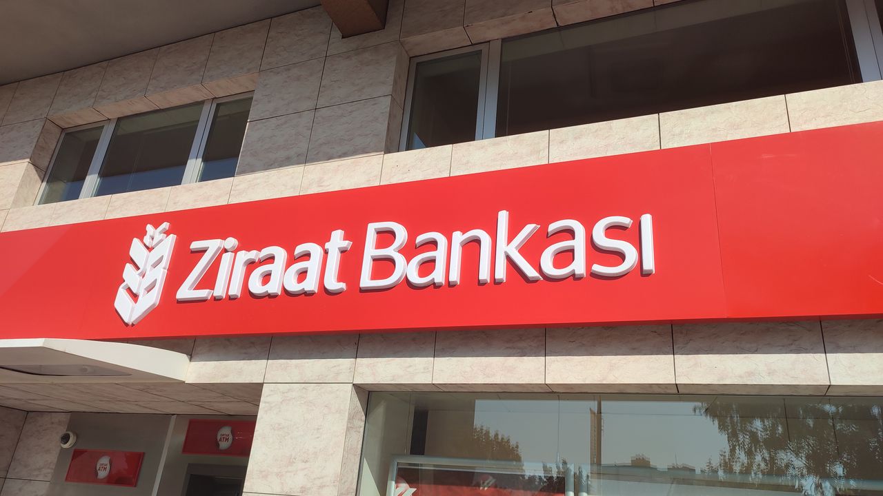 Ziraat Bankası 0.49 Faiz İle 20.000 TL İhtiyaç Kredisi Veriyor, 500.000 TL Konut Kredisi Ödüyor