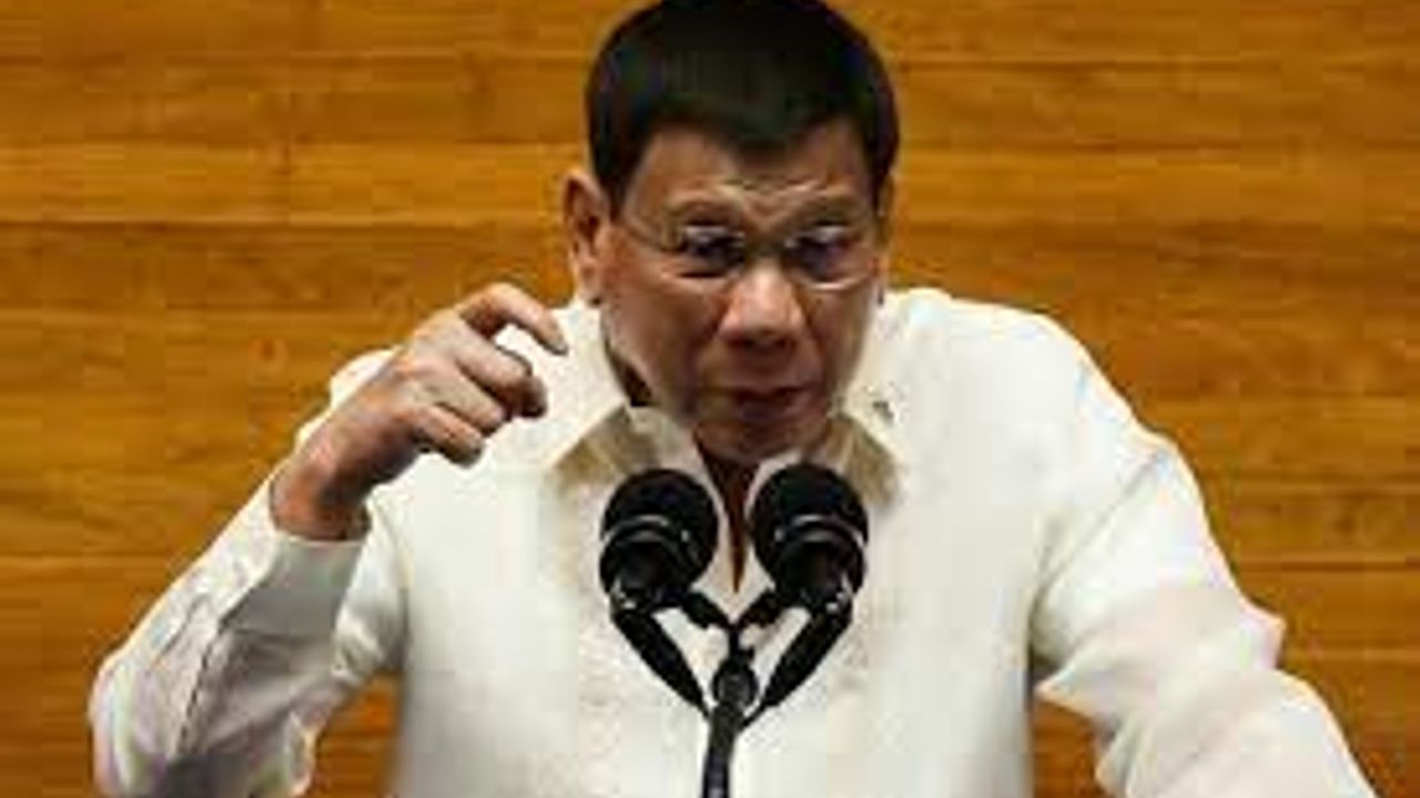 Filipinler: Rodrigo Duterte 2022 Senato Yarışından Çekildi