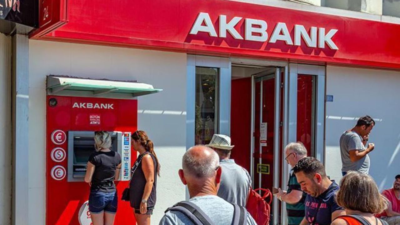 Akbank ve 2 Bankadan Düşük Faizli Nakit Açıklaması Geldi: Artık Bankalara Gitmeden Ödemeler Hesaba Yatacak
