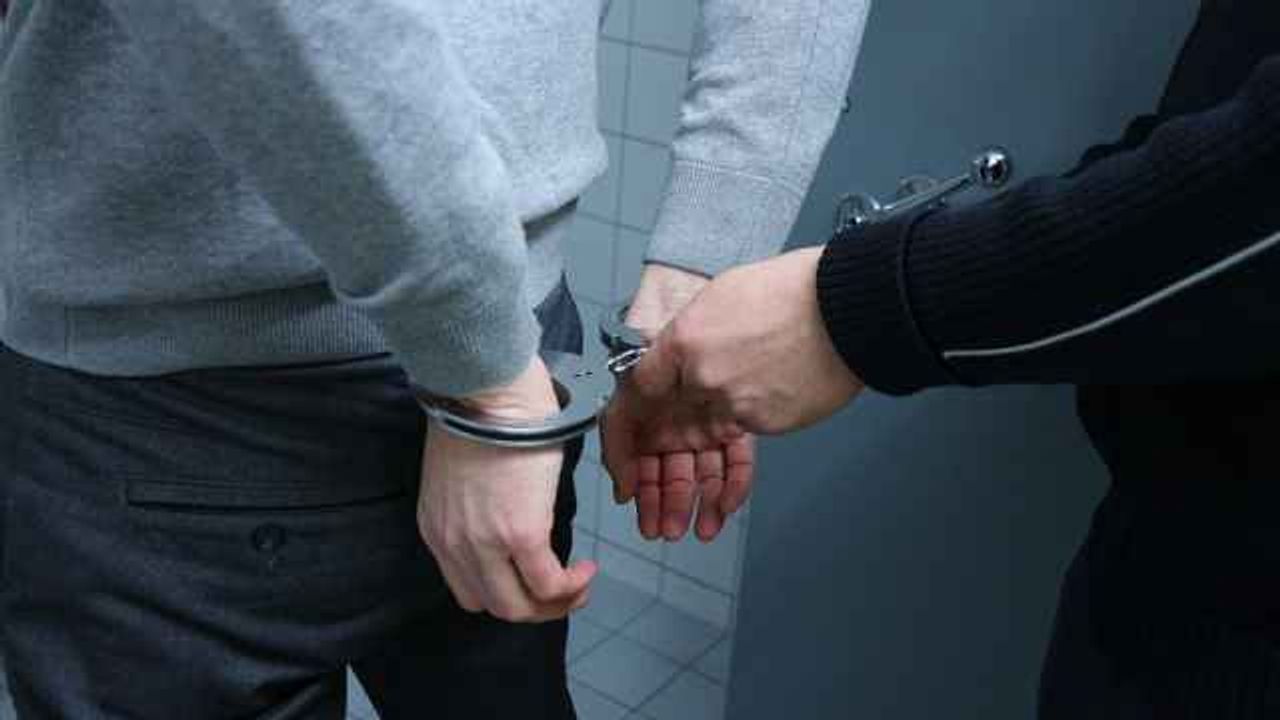 ABD'li Öğretmen Rusya'da 'Büyük Çaplı' Uyuşturucu Kaçakçılığı Yapmaktan Tutuklandı