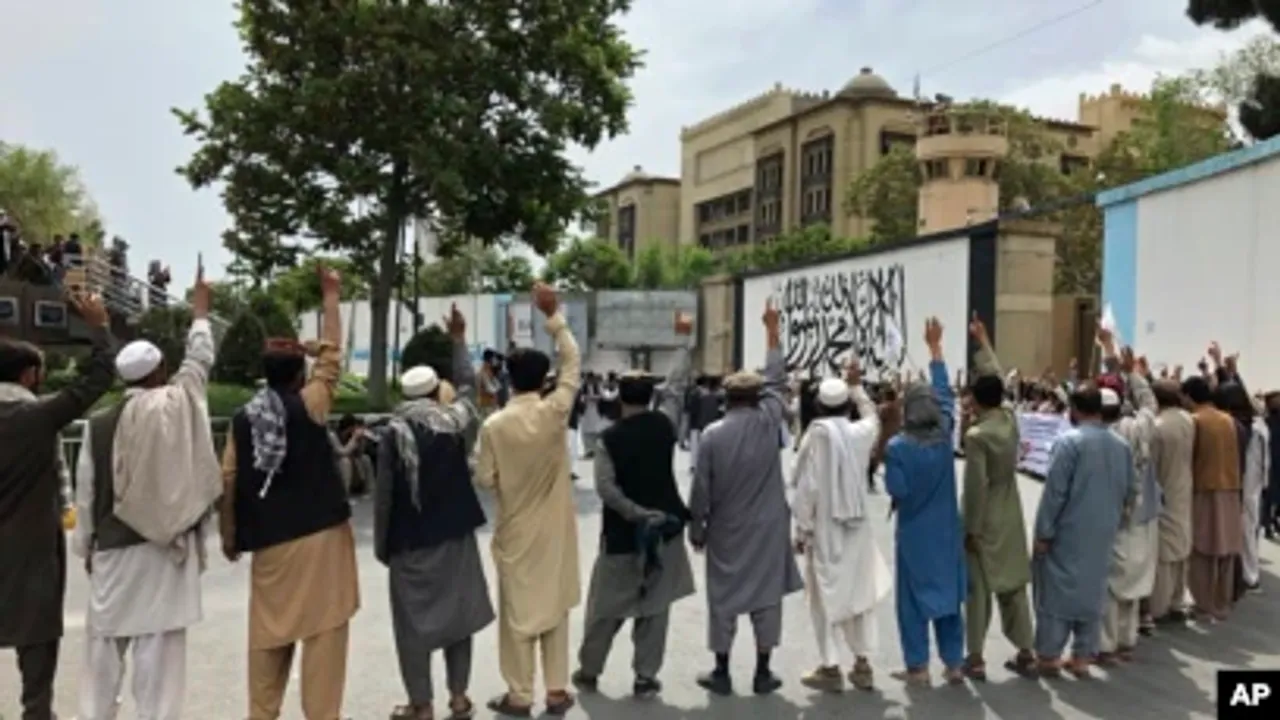 İran, Diplomatik Misyon Saldırılarının Ardından Afgan Elçisini Çağırdı