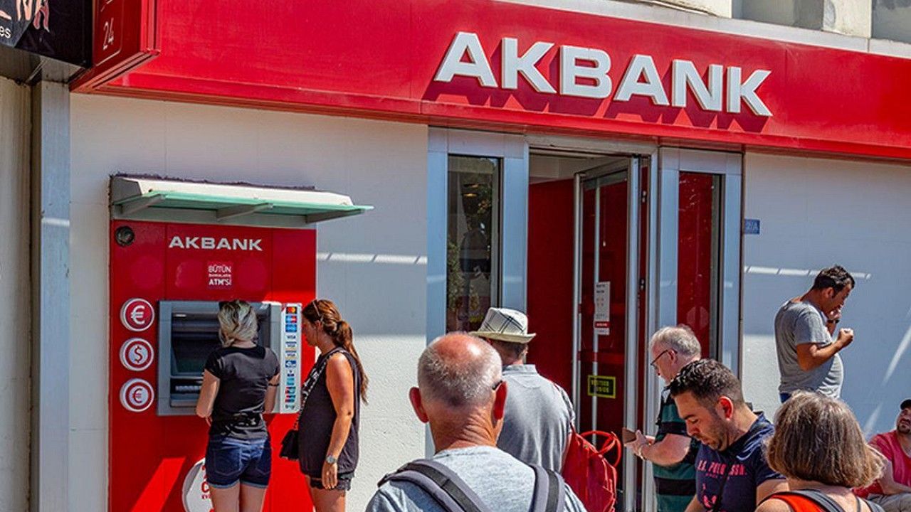 4425 numaraya mesaj atan müşterilerine Akbank, Şartsız 50.000 TL onay veriyor…