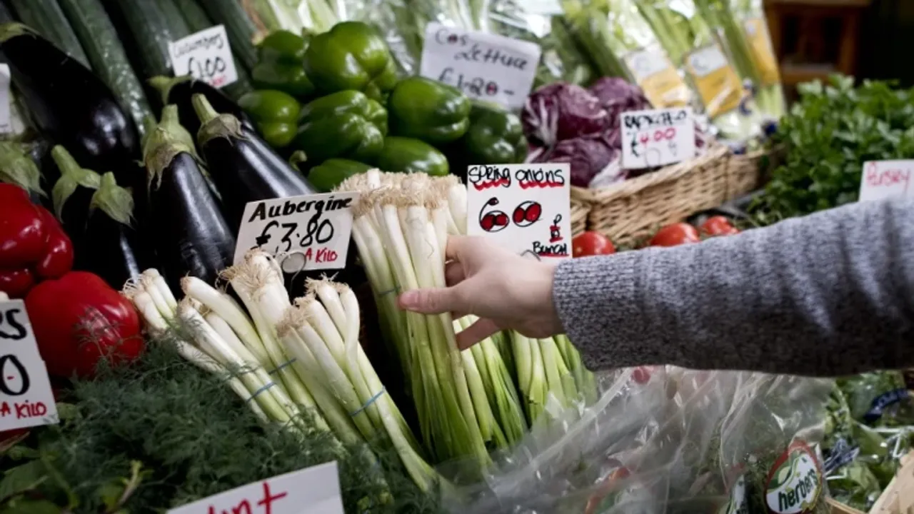 Gıda Fiyatları İngiltere'de Enflasyonu Yüzde 9,1 İle 40 Yılın Zirvesine Çıkardı