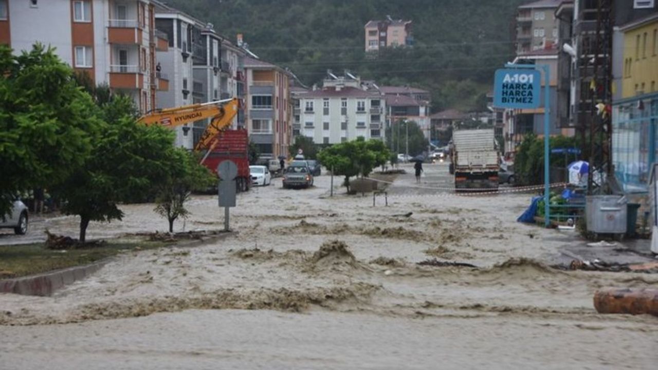 Sinop ve Kastamonu'da Sel! Üç Köy Boşaltıldı