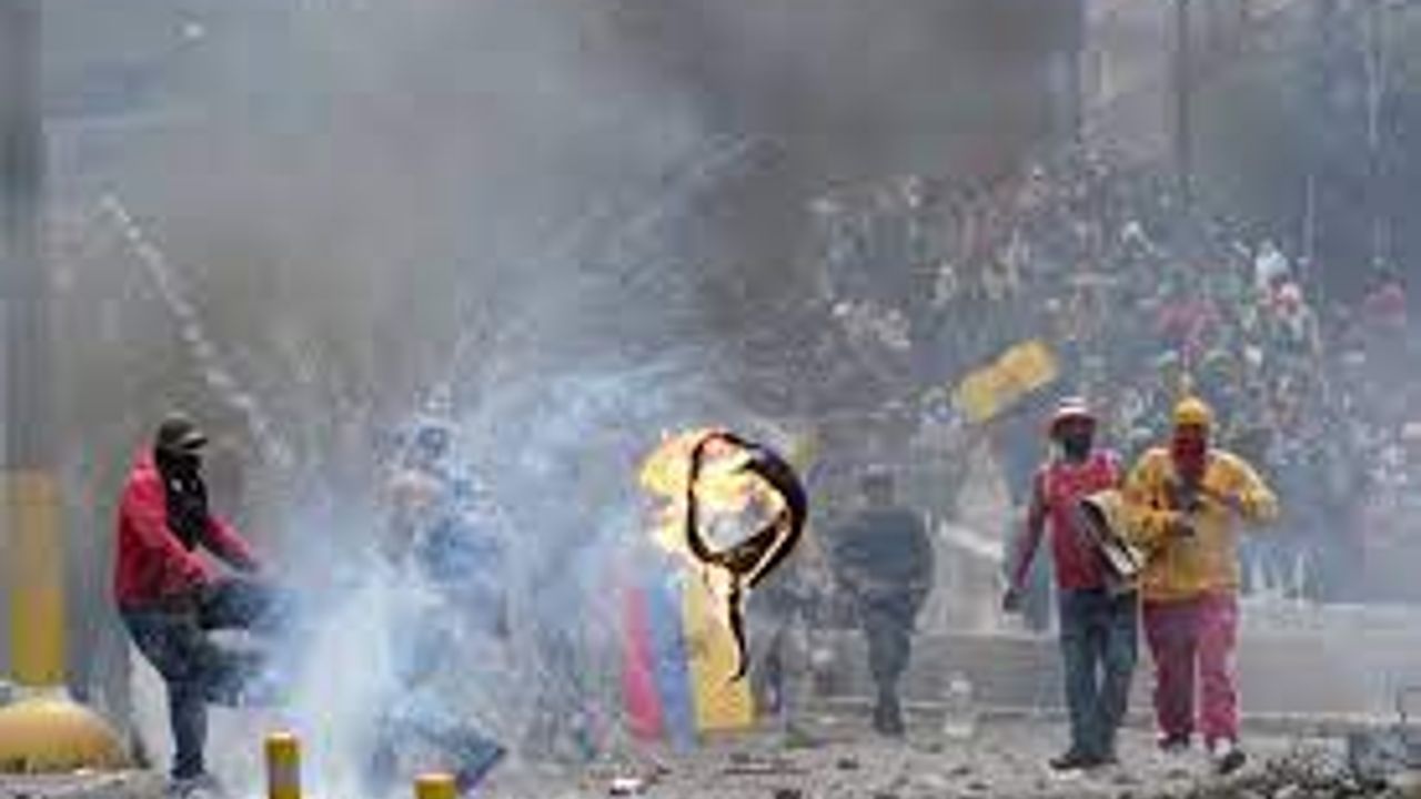 Ekvador'da Yapılan Protestolarda Bir Kişi Öldü