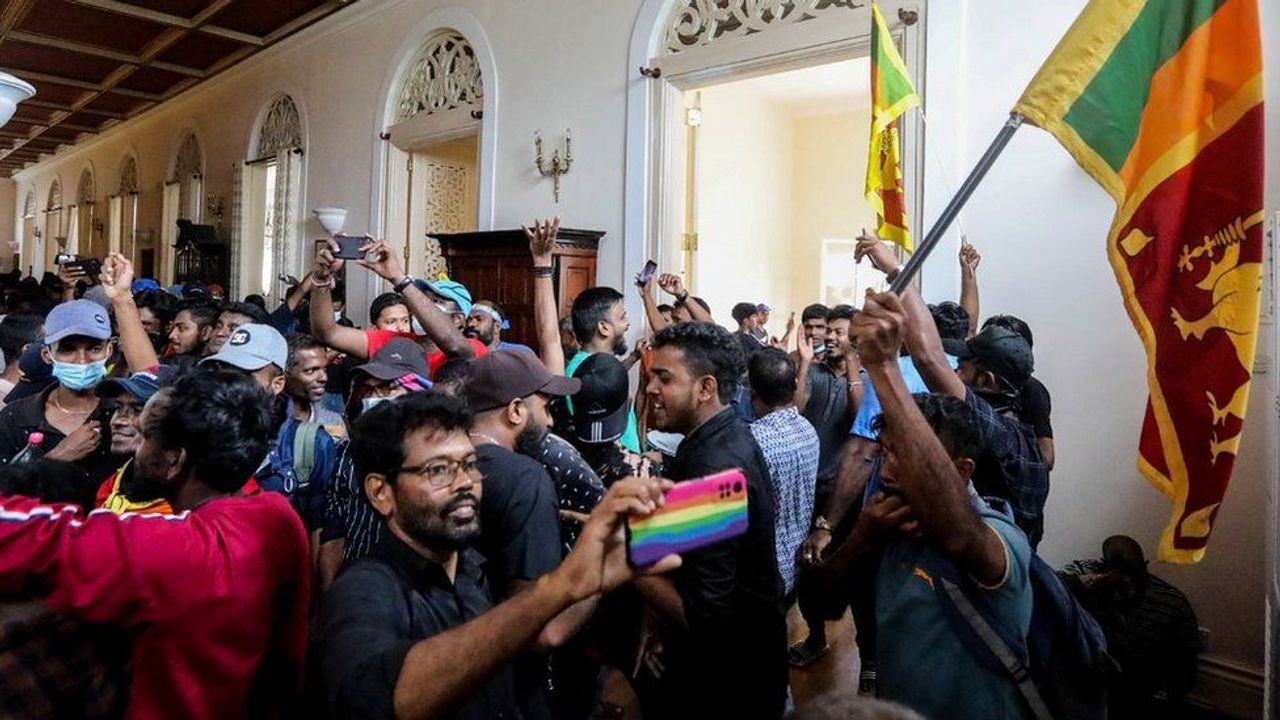 Sri Lanka Protestoları Rajapaksa'nın İktidardaki Hakimiyetini Nasıl Kırdı?