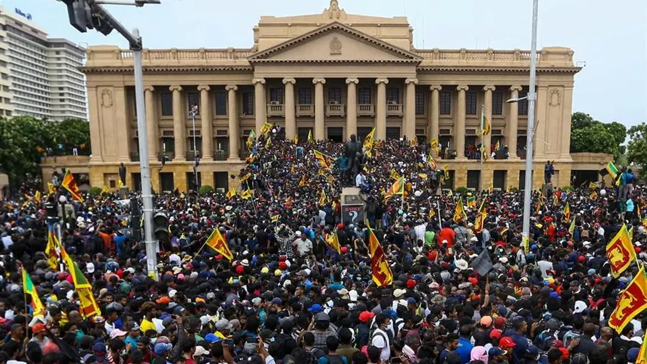 Sri Lanka Cumhurbaşkanı Fırtınalı Protestolardan Sonra İstifa Edecek