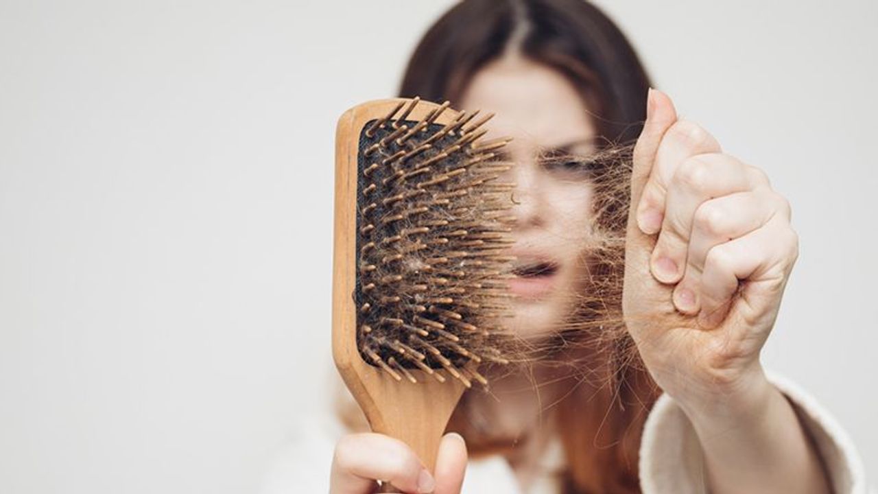 Saç Dökülmesi Nasıl Durdurulur, Saç Dökülmesi Engelleme Yolları Nelerdir?