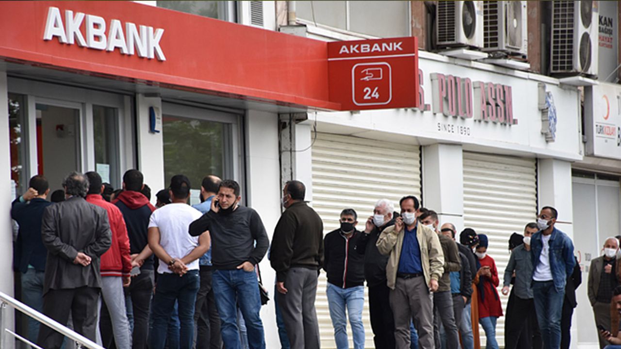 Cebinde Akbank Kartı Olan, Banka Hesabı Olan Kişilere Müjde! 88.000 TL Ödeme Yapılacak ve Şart İstenmeden Hesaplarda