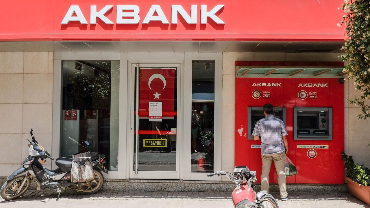 Akbank 77.000 TL nakit haberini duyurdu! Bankadan hemen işlem yaparak bu hafta içi ödeme alın!