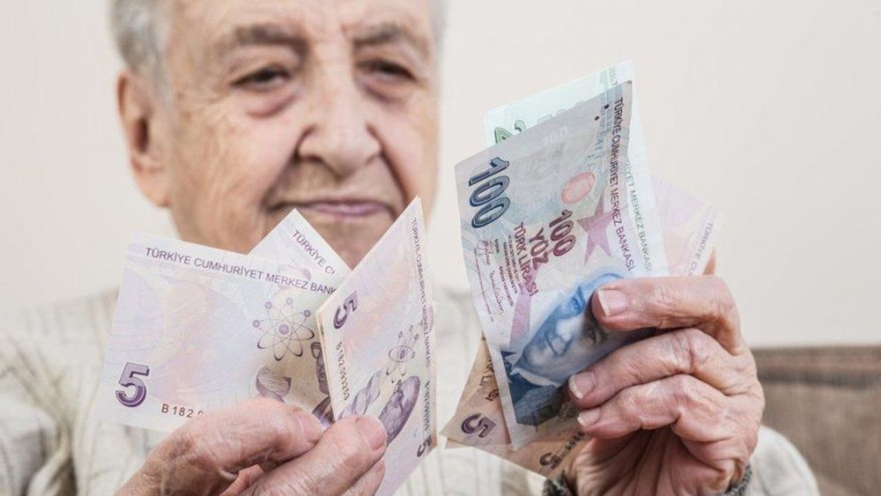 Eski, Yeni emekli fark etmeden hemen hesaba para alıyor! Emeklilere nakit ödemesi gerçekleşiyor
