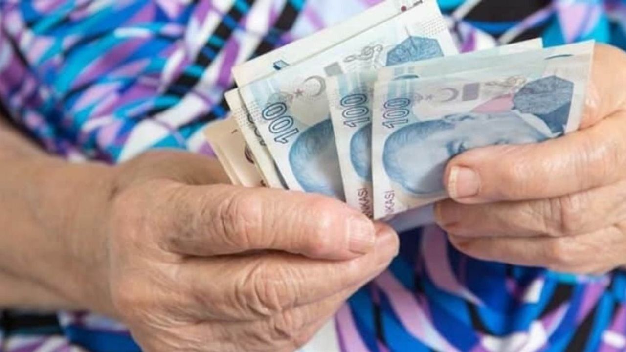 Emekli olanlar dikkat: Banka 100.000 TL ödeme verecek