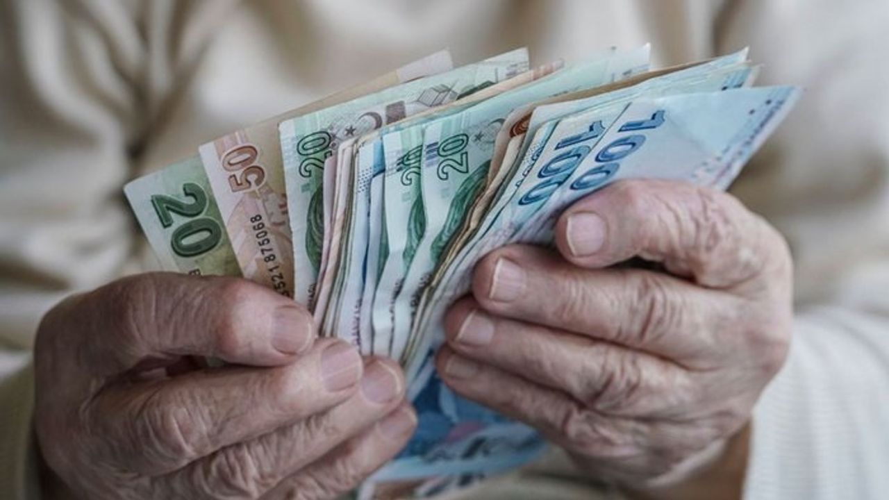 Emeklilere Müjde! Halkbank'tan Düşük Faizli Kredi