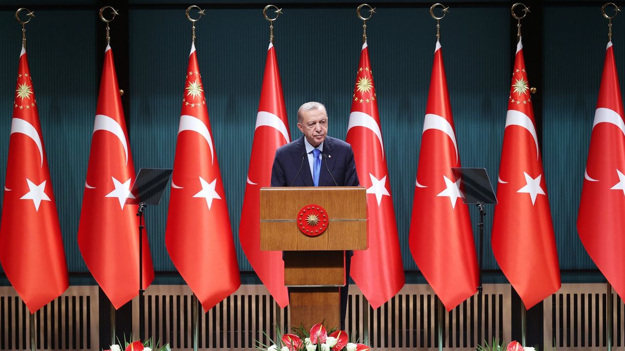 Cumhurbaşkanı Erdoğan Müjdeledi: Emeklilere İntibak Zammı Detayları: Emeklilerin Zamları da Belli Oldu!