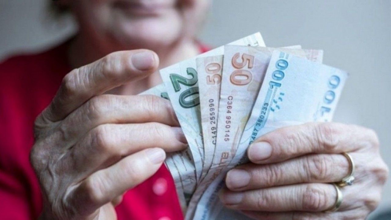 Emekliye Müjde! Resmi Gazetede Yayımlanan Kararla 20.000 TL Ek Ödeme Verilecek: 3 Banka Birleşti