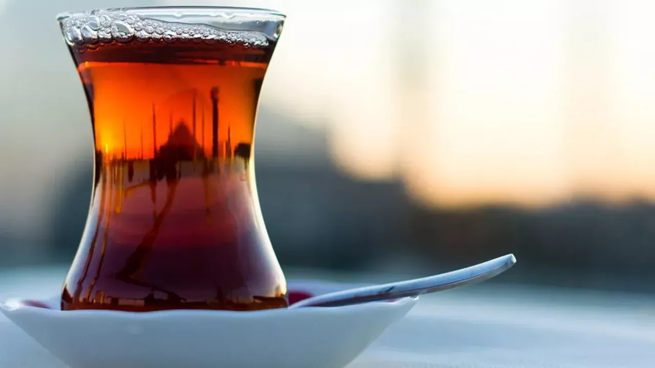 Çay tiryakilerine sabah zammı şoku: Bu kez yüzde 90’ı aştı! 1 kilo çayın kilosu artık…