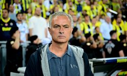 Mourinho’dan Şok Ayrılış: Derbi Sonrası Basın Toplantısına Katılmadı!