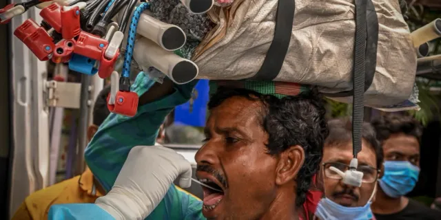 Yeni Koronavirüs Mutantı Hindistan'da ve Ötesinde Endişeleri Artırıyor