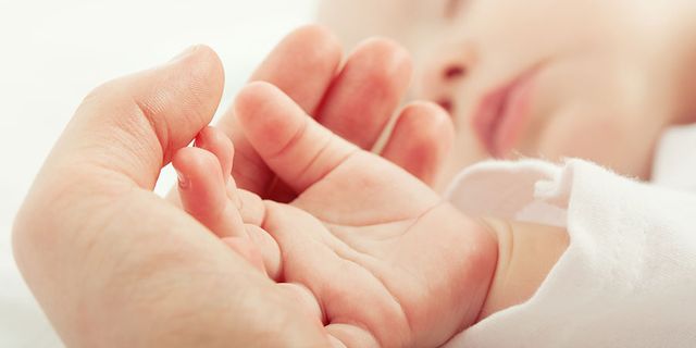 Bebekle Ten Tene Temas Nasıl Yapılır, Neden Önemlidir?