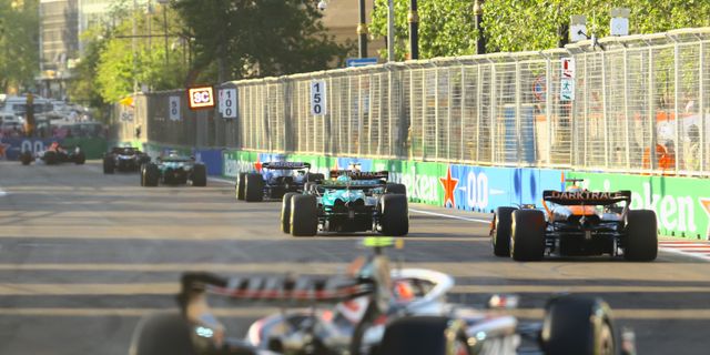 F1 Azerbaycan Grand Prix'sinde Sergio Perez birinci oldu