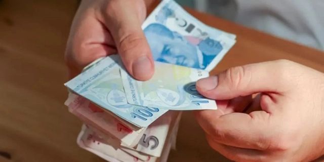 Emekliler Vakıfbank’a koşun: Banka 5.000 + 12.500 TL veriyor! Son tarihi kaçıran ağlayacak…