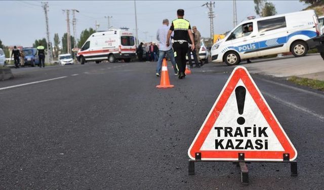 Kaza Yapanlara Su Vermek İstedi, Otomobil Çarpması Sonucunda Hayatını Kaybetti