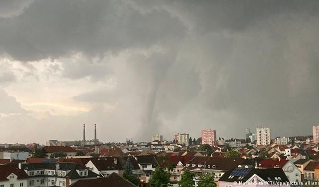 Çek Cumhuriyeti’nde, Ölümcül Hortum Köyleri Süpürdü