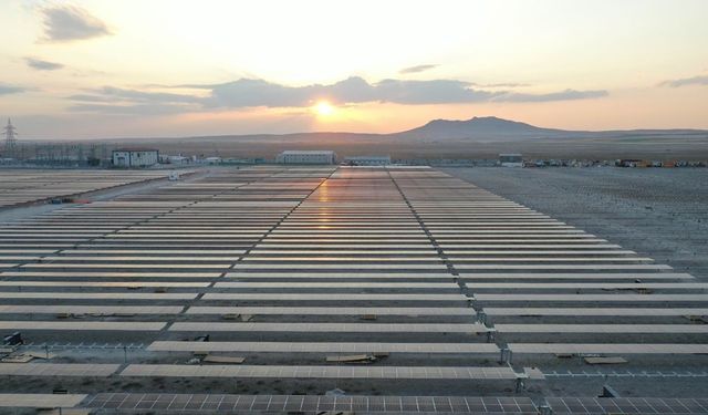 Türkiye'nin En Büyük Güneş Enerji Santrali 2 Milyon Kişinin Enerji İhtiyacını Karşılayacak