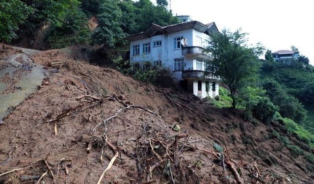 65 Yaşındaki Gülizar Karali’nin Hac için Biriktirdiği Para Selde Kayboldu