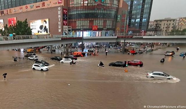 Çin’de Sel Baskınından Dolayı Binlerce Kişi Tahliye Edildi