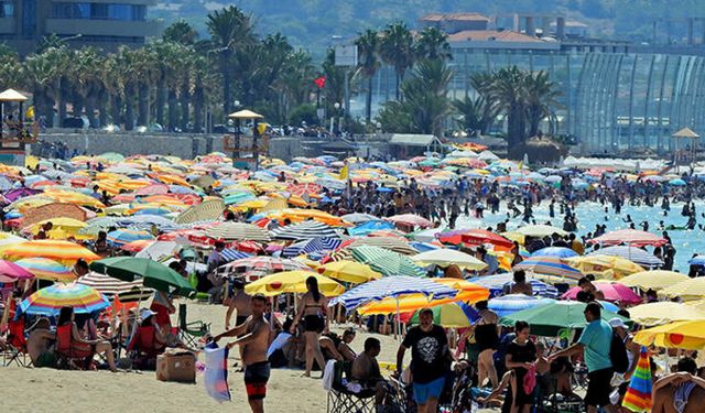 Çeşme Belediye Başkanı Hayatında Hiç Bu Kadar Kalabalık Görmediğini Açıkladı!