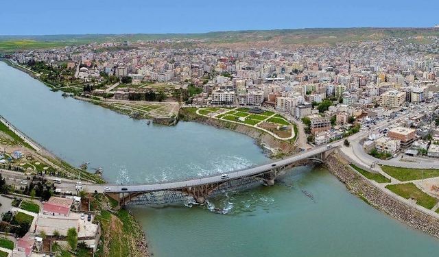 Cizre'de Yeni Karar! Esnaf Kepenk Kapattı