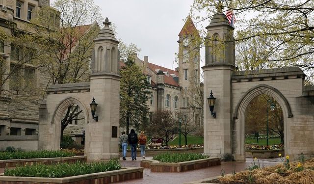 ABD'li Yargıç Indiana Üniversitesi'nin Aşı Şartını Onayladı