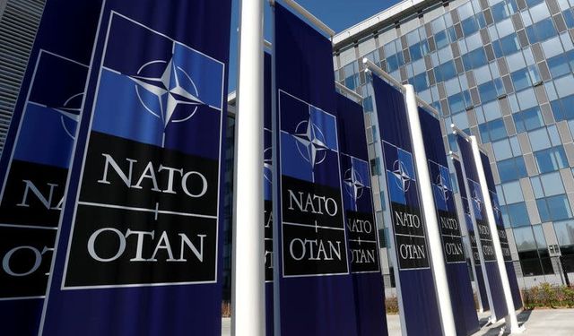 Rusya, NATO Ofisini Baştan Sona Kapatıyor