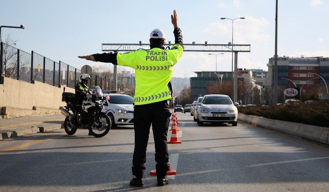 İstanbul'da Polis Müdahalesi ile Bıçaklanan Gencin Hayatı Kurtuldu