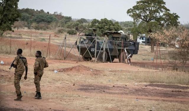 Burkinabe Protestocuları Tarafından Engellenen Fransız Ordusu Konvoyu Nijer'e Ulaştı