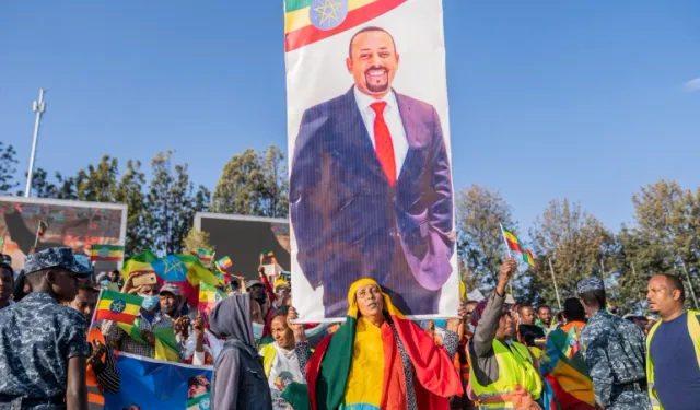 Etiyopya Başbakanı Abiy Ahmed, Orduyu 'Savaş Cephesinden' Yönetme Sözü Verdi