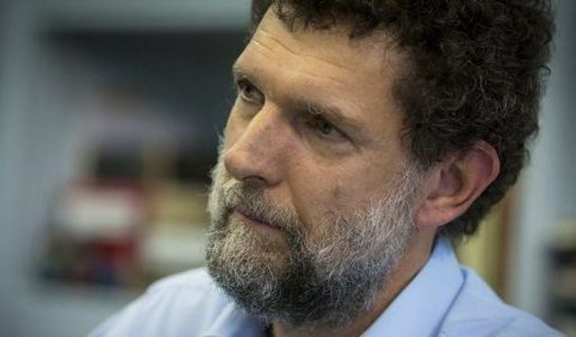 Türk Mahkemesi Osman Kavala'nın Hapiste Tutulmasına Karar Verdi