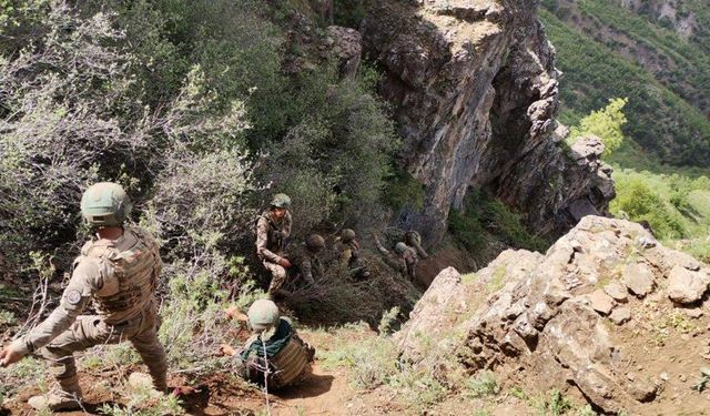 Türkiye, Üç Askerinin Öldürülmesinin Ardından Irak'taki PKK Hedeflerini Vurdu