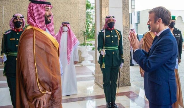 Macron, Suudi Arabistan'daki Körfez Turunu MBS Toplantısıyla Tamamladı