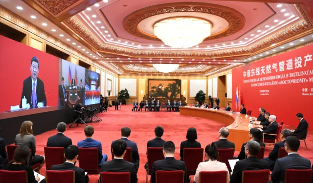 Rusya'nın Putin'i ve Çin'in Xi'si, Batı İle Gerginlikler Arasında İlişkileri Selamlıyor