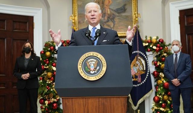 Biden, Omicron COVID Varyantının 'Paniğe Neden Olmadığını' Söylüyor