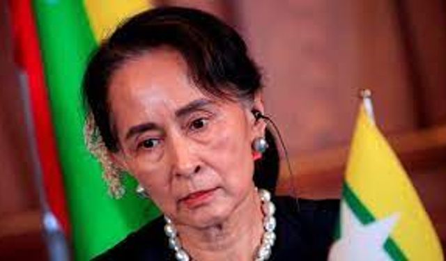 Myanmarlı Aung San Suu Kyi Hapis Cezasına Çarptırıldı