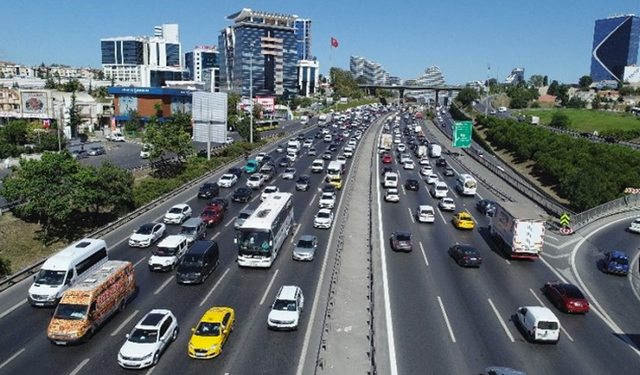 TEM Otoyolu’nda Taksici Beyzbol Sopası ile Dehşet Saçtı