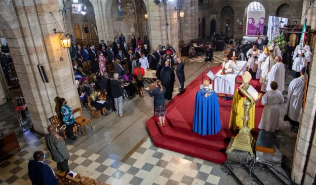 Güney Afrika, Desmond Tutu'ya Veda Etti