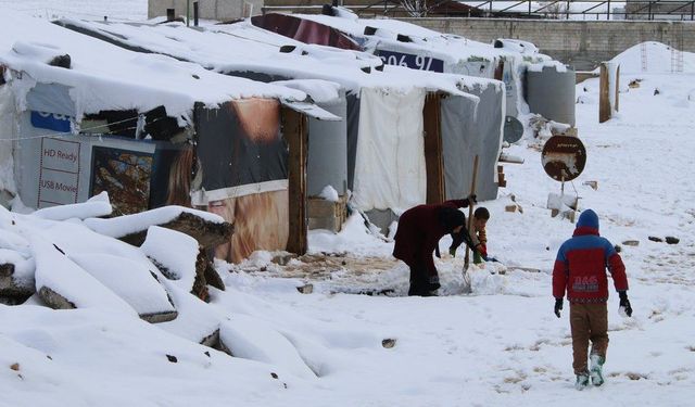 Suriye'de Yerinden Edilenler Kışın Gazabıyla Karşı Karşıya