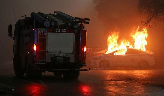 Kazakistan'da Akaryakıt Zammı Sonrası Protestolar Patlak Verdi