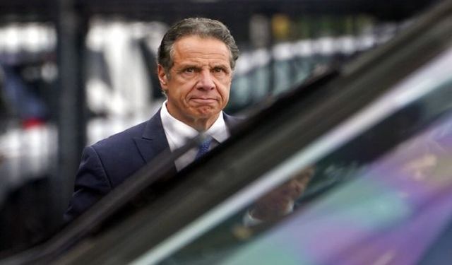 Eski NY Valisi Cuomo'ya Yapılan El Yordamıyla Suçlama Düştü