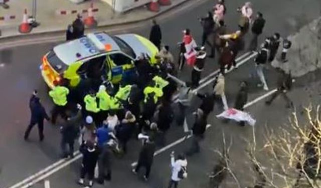 Starmer Protestocular Tarafından Mobbinge Maruz Kaldı