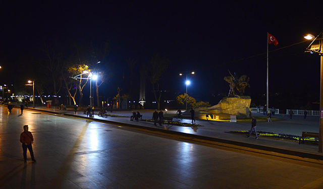 Antalya'da Sıra Dışı Manzara ve Karanlık Korkuttu